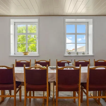 3 Bedroom Gorgeous In Апартаменты